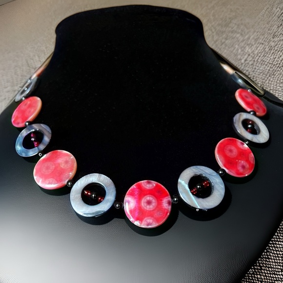 Unmarked Beauty Jewelry - Vintage Handmade Abalone Shell Choker Necklace